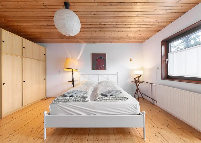 First House - Lovely Near Cerknica 度假居